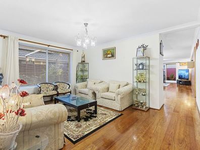 1 Selwyn Way, Canning Vale WA 6155