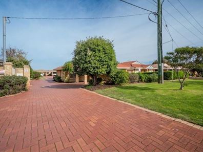 2/4 Dowling Street, Rockingham WA 6168
