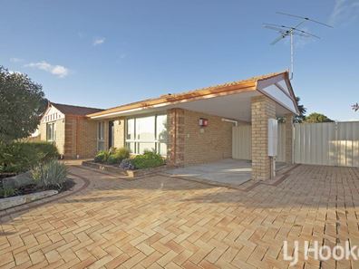 35 Casuarina Drive, Halls Head WA 6210