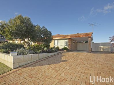 35 Casuarina Drive, Halls Head WA 6210