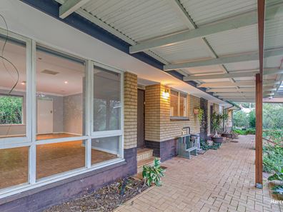 62 Croyden Road, Roleystone WA 6111