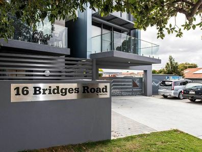 15/16 Bridges Road, Melville WA 6156