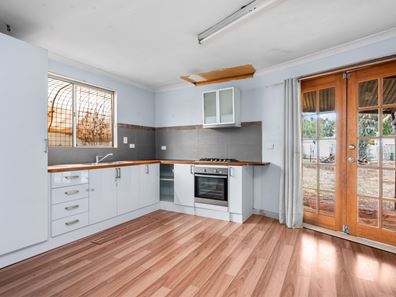 335 Collins Street, West Lamington WA 6430