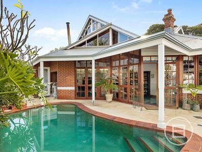 19 Swan Street East, Guildford WA 6055