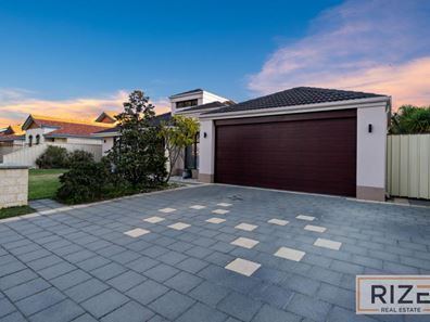 14 Kareela Meander, Tapping WA 6065