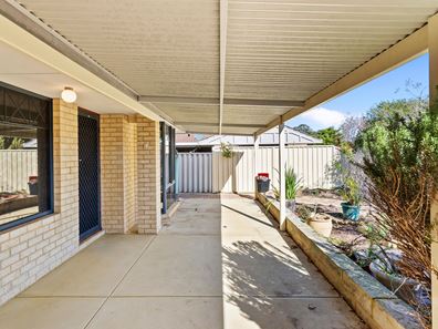 4 Winfield Place, Greenfields WA 6210