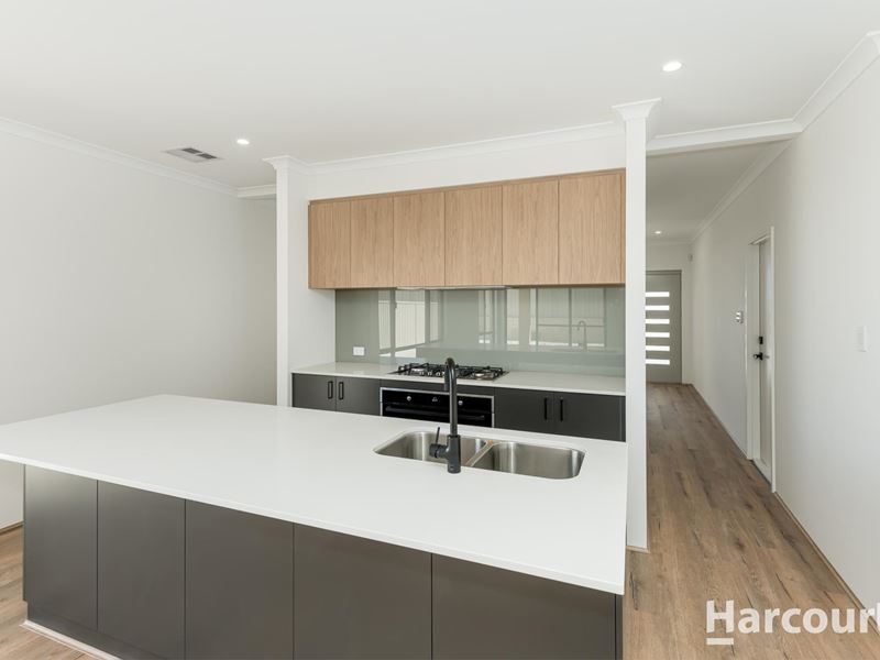 10 Primrose Loop, Eglinton WA 6034