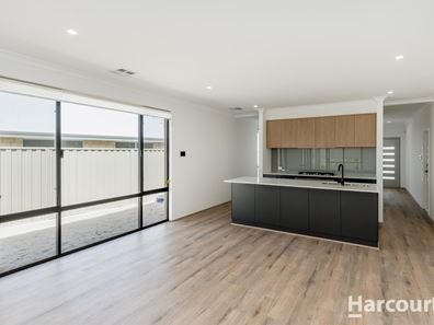 10 Primrose Loop, Eglinton WA 6034