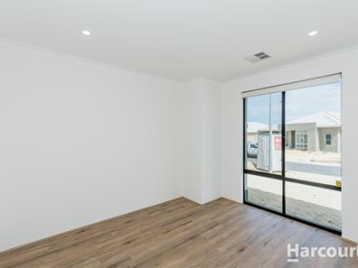10 Primrose Loop, Eglinton WA 6034