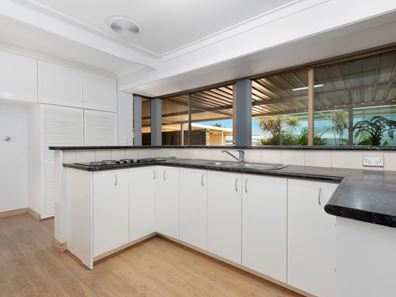 14 Townsend Road, Rockingham WA 6168