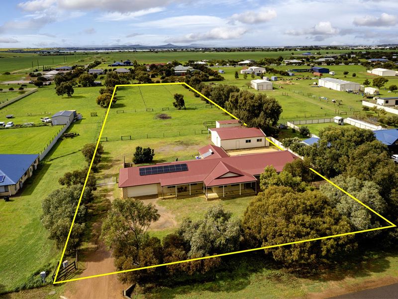33 Polwarth Parade, Deepdale WA 6532