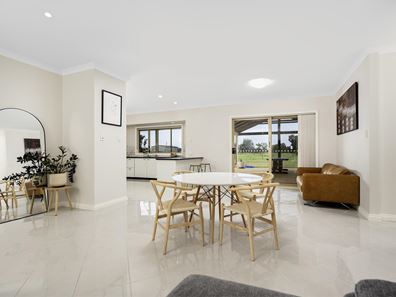 33 Polwarth Parade, Deepdale WA 6532