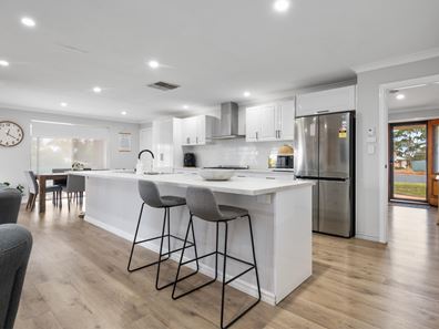7 Kurnalpi Close, Hannans WA 6430