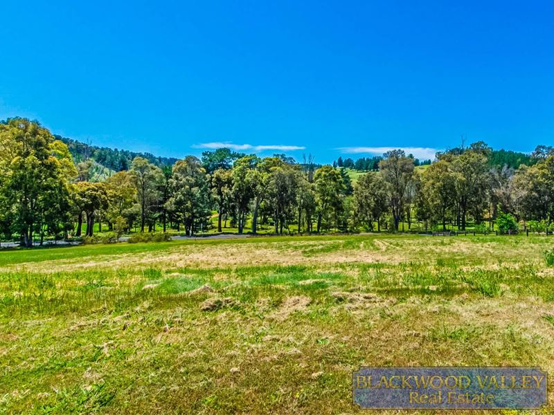9 Diggers Green, Nannup WA 6275