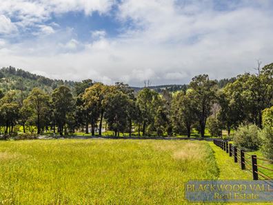 9 Diggers Green, Nannup WA 6275