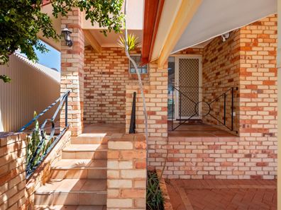 29 Tindals Crescent, Hannans WA 6430