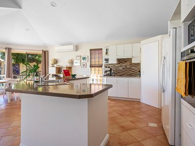 29 Tindals Crescent, Hannans WA 6430