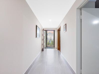 31 Glenfin Road, Seville Grove WA 6112