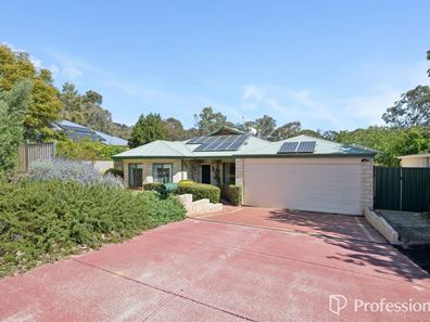 16 Savage Road, Kelmscott WA 6111