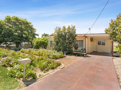 8 Wavelea Street, Safety Bay WA 6169