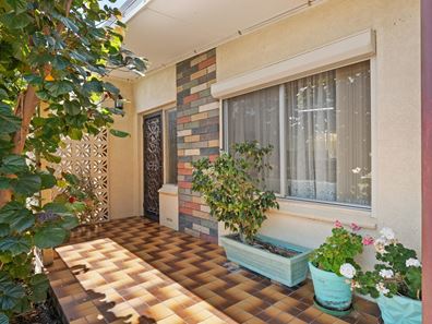 8 Wavelea Street, Safety Bay WA 6169