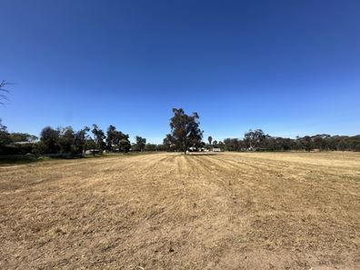 2 Bow Street, Cuballing WA 6311