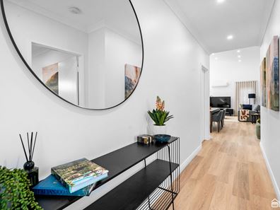 2/9 Ranford Street, Kelmscott WA 6111
