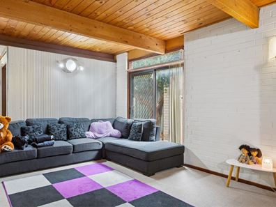 4/7 Shakespeare Road, Kalamunda WA 6076