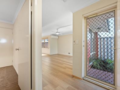 1/51 Laguardia Loop, Port Kennedy WA 6172