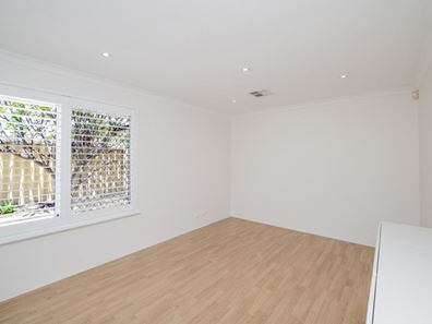 2/119 Hillsborough Drive, Nollamara WA 6061