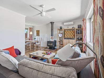 2/225 First Street, Wonthella WA 6530