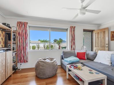 2/225 First Street, Wonthella WA 6530
