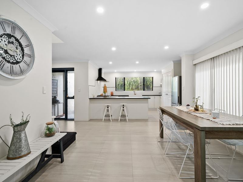 23 Lloyd Avenue, Ravenswood