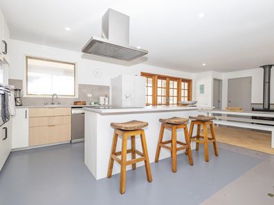 46 Thomas St, Leeman WA 6514