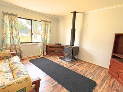1 Mocardy Street, Wongan Hills WA 6603