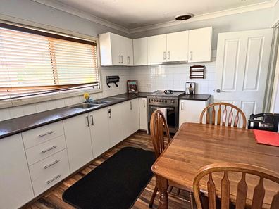 1 Mocardy Street, Wongan Hills WA 6603