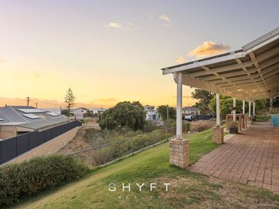 8 Hazel Avenue, Quinns Rocks WA 6030
