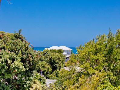 20 Seawind Drive, Silver Sands WA 6210
