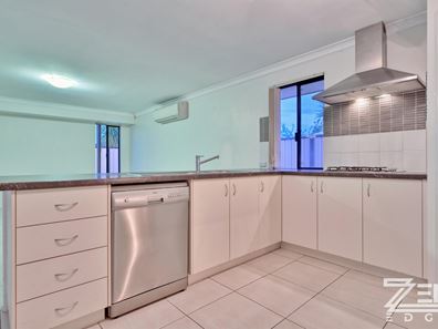 44 Harden Park Trail, Carramar WA 6031