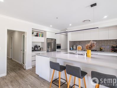 19 Garnet Road, Treeby WA 6164