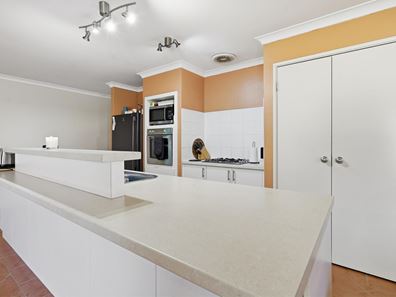 3 Lomatia Ramble, Halls Head WA 6210
