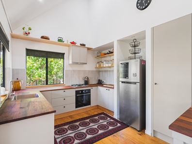 25 Village Green, Margaret River WA 6285