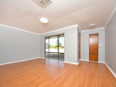 5 Raeside Crescent, Cooloongup WA 6168