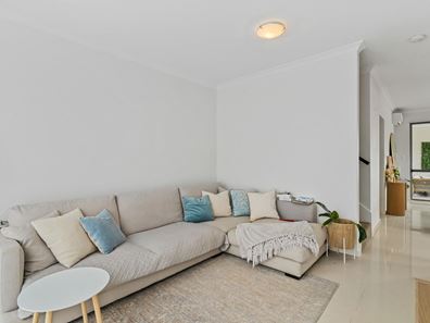 2/52 Morfitt Street, Mandurah WA 6210