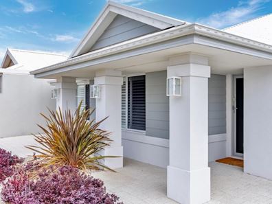 15 Nankeen Approach, Dudley Park WA 6210