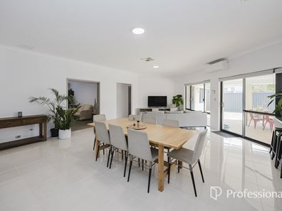 22 Nouveau Turn, Aveley WA 6069