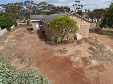 15 Cubbine Road, Quairading WA 6383
