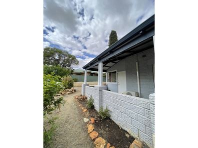 25 Quinlan Street, Wongan Hills WA 6603