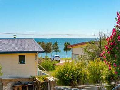 8 Cooranga Road, Falcon WA 6210