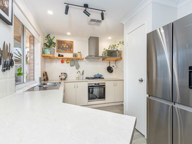 2/4 Mort Street, Rivervale WA 6103